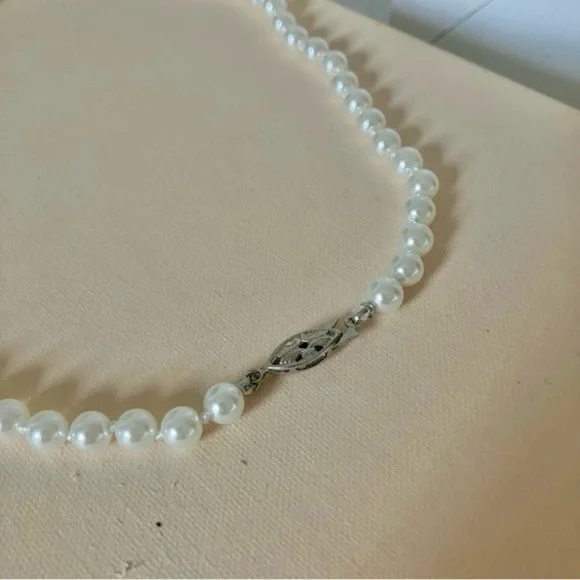 Pearl Necklace Vintage “Inga”  16.5” Hand Knotted Silver Marquise Fishhook Class - Picture 5 of 9